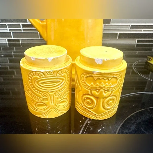 VTG Canary Yellow Ceramic Pitcher & Double Sided Tiki Cups marked Resper - Picture 9 of 13